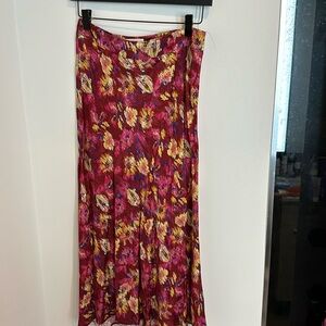 Sezane Sandy Skirt, brand new, never worn. Size 36/US 4. Mottled floral print